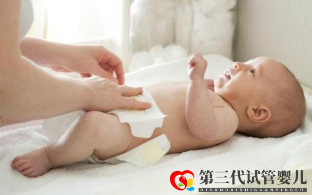 7个月的宝宝不会翻身,不会伸手抓东西,正常吗?来听专家怎么说(图1) 7个月的宝宝不会翻身,不会伸手抓东西,正常吗?来听专家怎么说(图1)